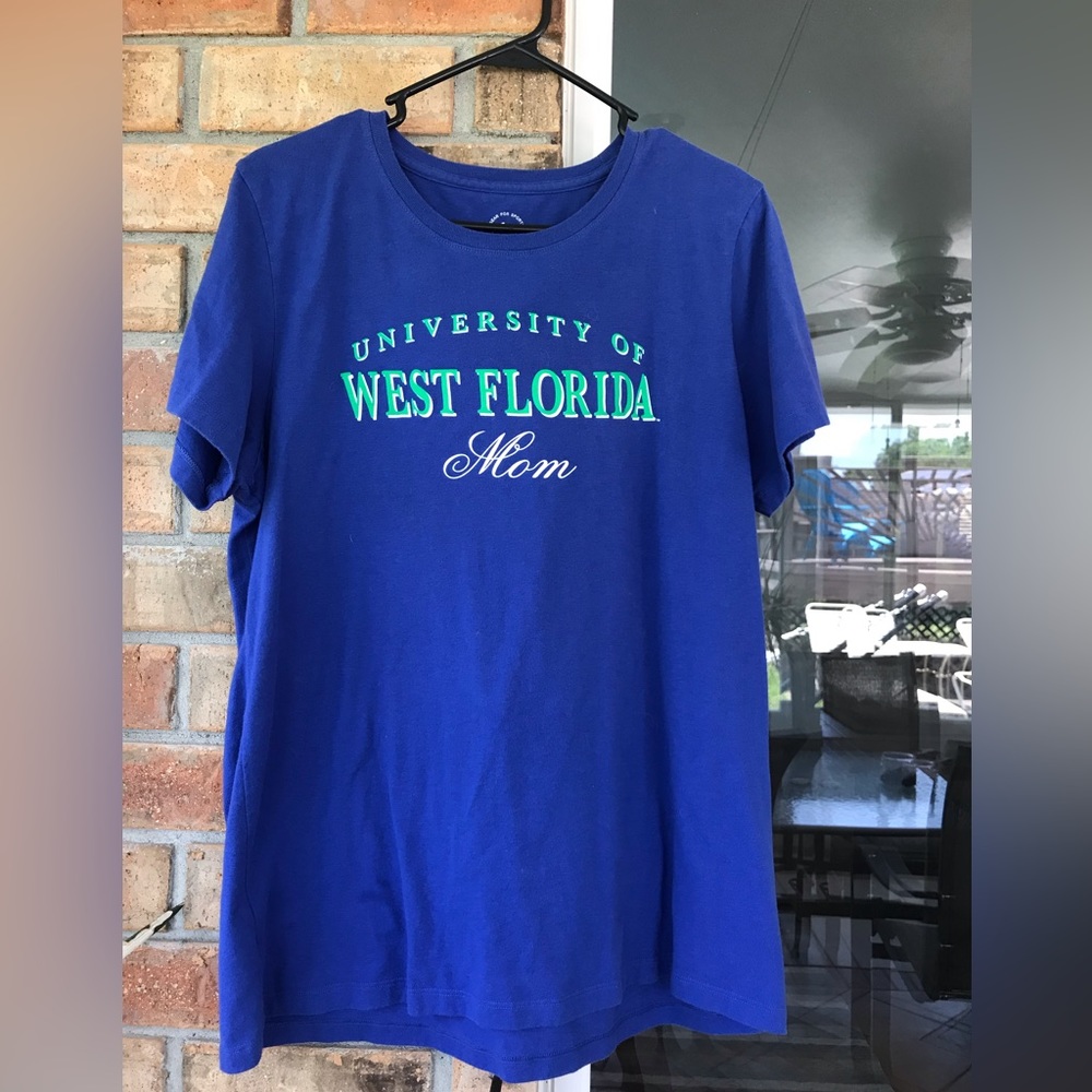 UWF-University of West Florida Mom Tshirt XL